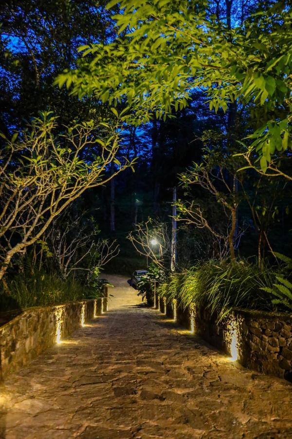 Tranquilisle Hotel Kandy Buitenkant foto